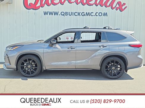 Used 2021 Toyota Highlander XSE FWD image 4
