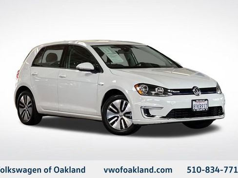 Used 2016 Volkswagen e-Golf SE image 1