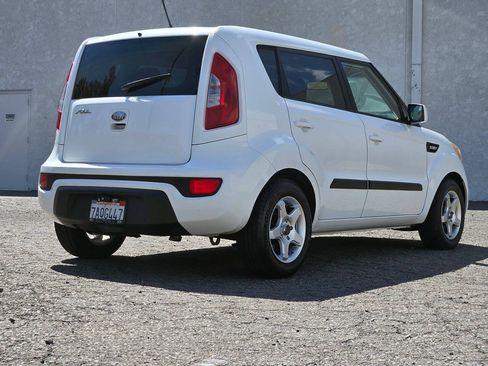 Used 2013 Kia Soul FWD image 17