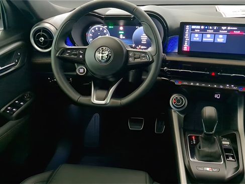 New 2025 Alfa Romeo Tonale w/ Premium Package image 36