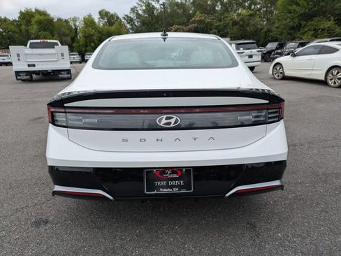 Used 2025 Hyundai Sonata SEL FWD image 5
