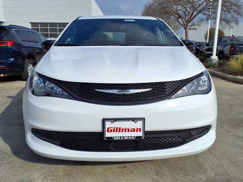 New 2026 Chrysler Voyager LX image 14