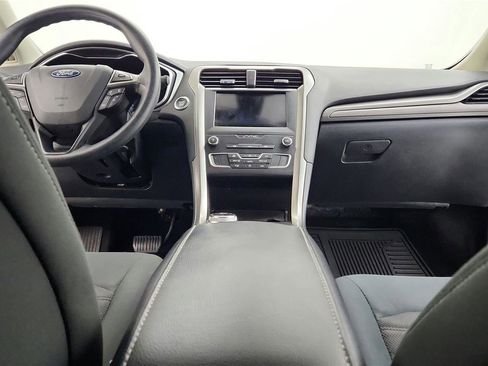 Used 2020 Ford Fusion SE image 39