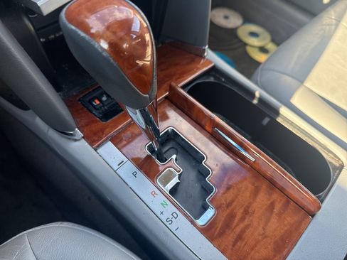 Used 2010 Toyota Camry XLE image 21