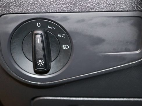 Used 2021 Volkswagen Tiguan S image 54