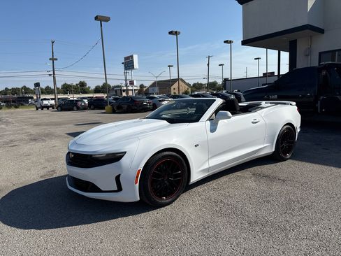 Used 2019 Chevrolet Camaro LT image 2