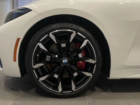 Used 2025 BMW 430i xDrive Coupe w/ M Sport Package image 7