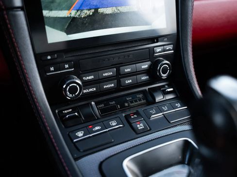 Used 2019 Porsche 718 Cayman w/ Sport Chrono Package RWD image 28