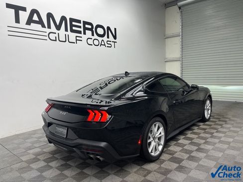 Used 2024 Ford Mustang GT Premium image 7
