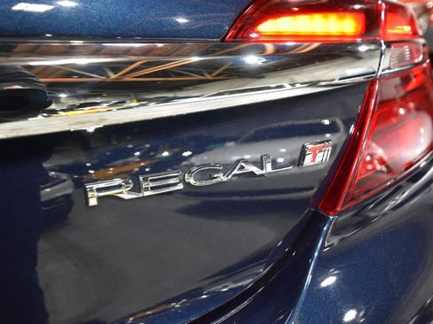 Used 2016 Buick Regal image 10