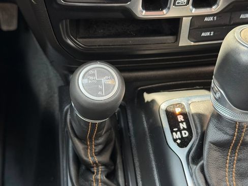 Used 2022 Jeep Wrangler Unlimited Sahara AWD/4WD image 24