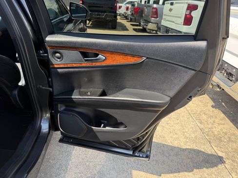 Used 2020 Lincoln Nautilus Reserve FWD image 16