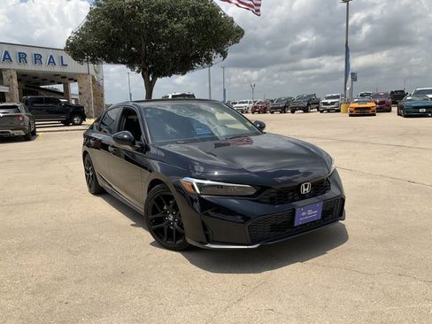 Used 2025 Honda Civic Sport image 1