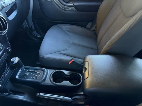 Used 2015 Jeep Wrangler Unlimited Sport w/ Quick Order Package 24S image 35