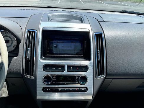 Used 2010 Ford Edge SEL AWD/4WD image 29
