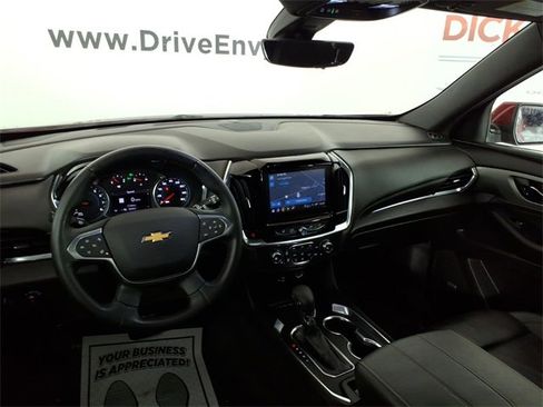 Used 2023 Chevrolet Traverse LT image 10