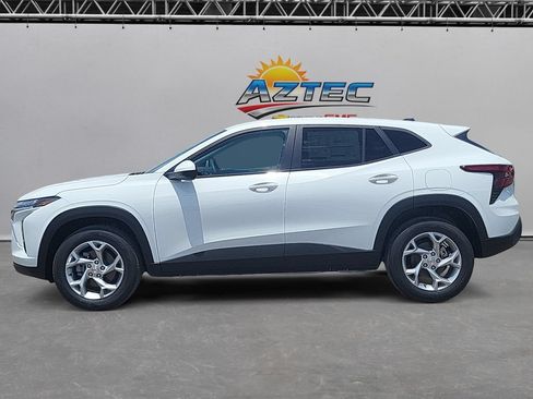 New 2026 Chevrolet Trax LS w/ LS Convenience Package FWD image 8
