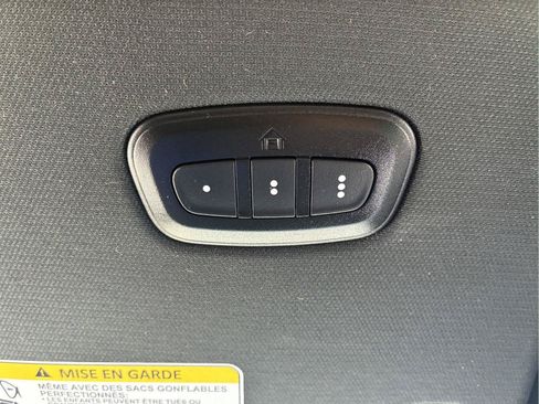 Used 2023 RAM 1500 Laramie AWD/4WD image 32
