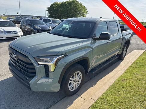 Used 2025 Toyota Tundra SR5 w/ SR5 Premium Package AWD/4WD image 3