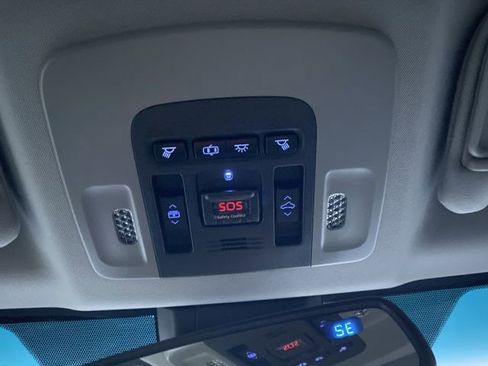 Used 2018 Toyota Camry XLE image 23