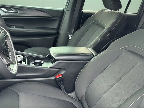 Certified 2025 Jeep Grand Cherokee Laredo X w/ Luxury Tech Group I image 19