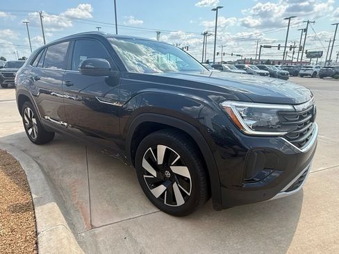 Certified 2026 Volkswagen Atlas Cross Sport SE AWD/4WD image 7