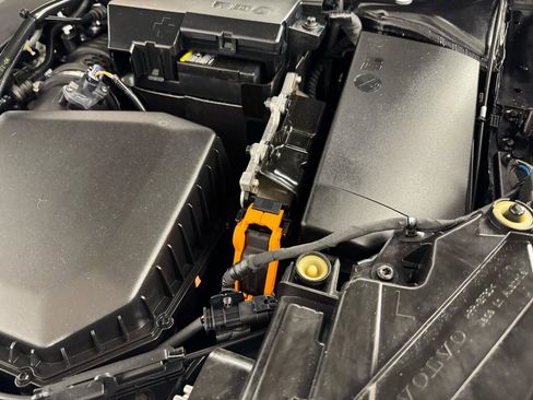 Used 2024 Volvo XC40 B5 Ultimate w/ Climate Package image 10