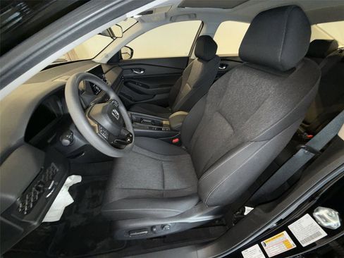 Used 2025 Honda Accord SE image 13