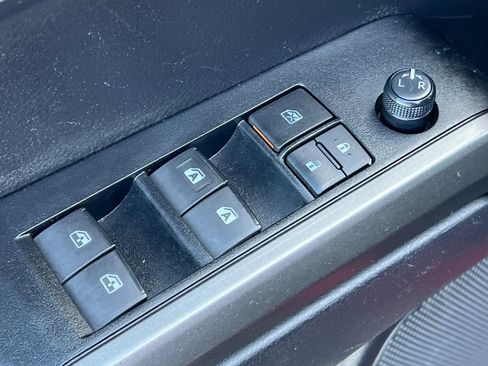 Used 2021 Toyota Tacoma TRD Off-Road image 14