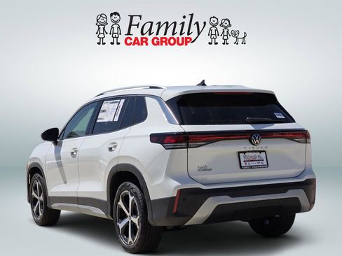 New 2026 Volkswagen Tiguan SE FWD image 3