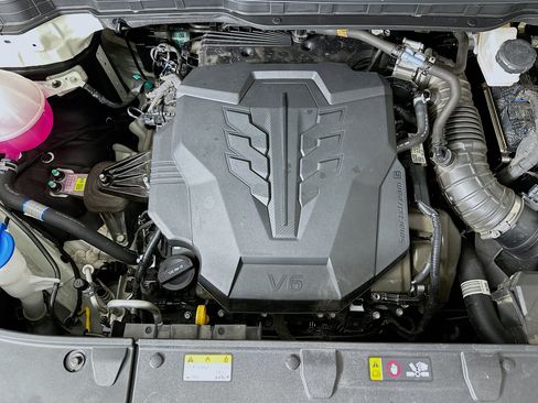 Used 2026 Kia Carnival FWD image 31