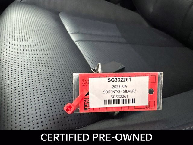 Certified 2025 Kia Sorento SX FWD image 35