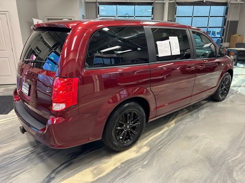 Used 2019 Dodge Grand Caravan SXT image 28