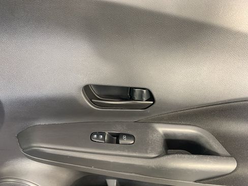 Used 2021 Nissan Kicks S FWD image 39