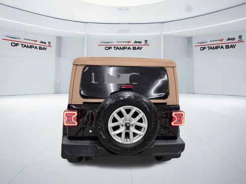 Used 2020 Jeep Wrangler Sport AWD/4WD image 5