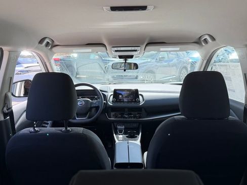 New 2026 Nissan Rogue SV w/ Cold Weather Package FWD image 32