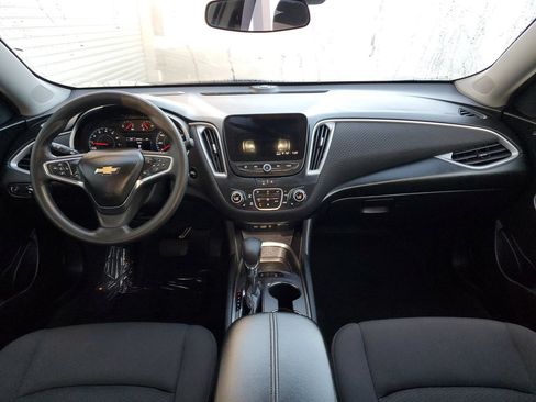 Used 2025 Chevrolet Malibu LT FWD image 12