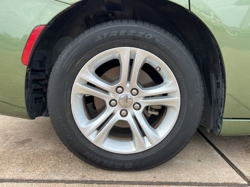 Used 2023 Dodge Charger SXT image 9