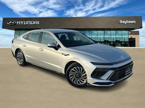 Used 2025 Hyundai Sonata SEL FWD image 1