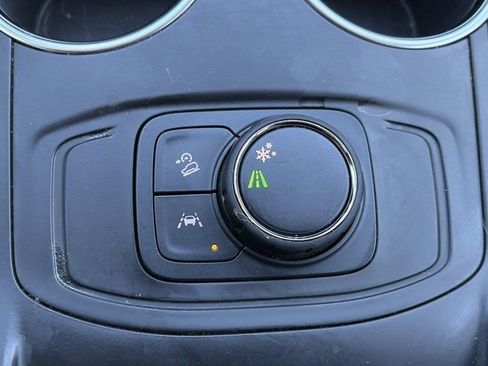 Used 2024 GMC Terrain SLE image 15