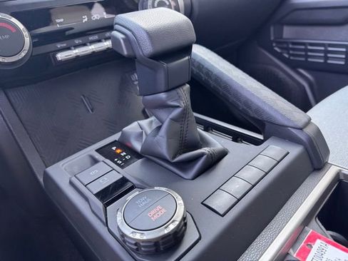 Used 2025 Toyota 4Runner SR5 image 32