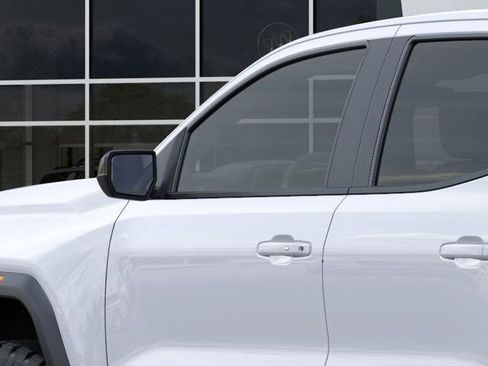 Used 2026 GMC Canyon AT4 w/ AT4 Premium Package AWD/4WD image 12