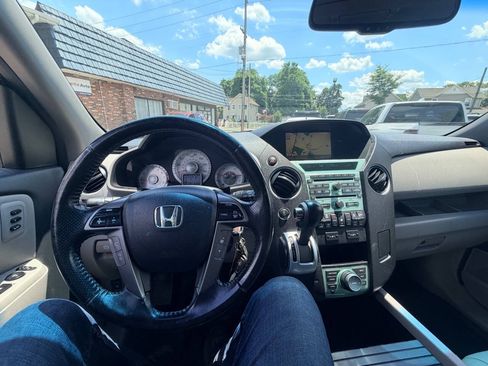 Used 2011 Honda Pilot Touring image 3