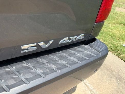 Used 2020 Nissan Titan SV w/ SV Convenience Package AWD/4WD image 12