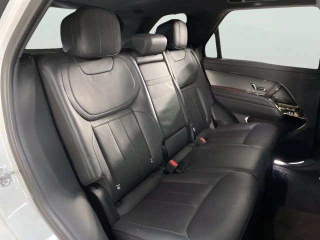 Used 2025 Land Rover Range Rover Sport SE AWD/4WD image 71