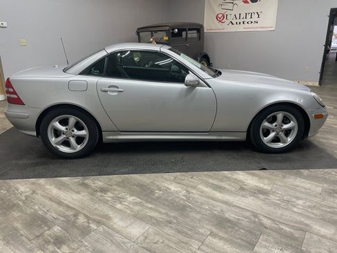 Used 2004 Mercedes-Benz SLK 320 image 19