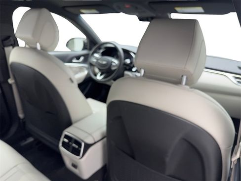 Used 2025 Genesis G70 2.5T image 41