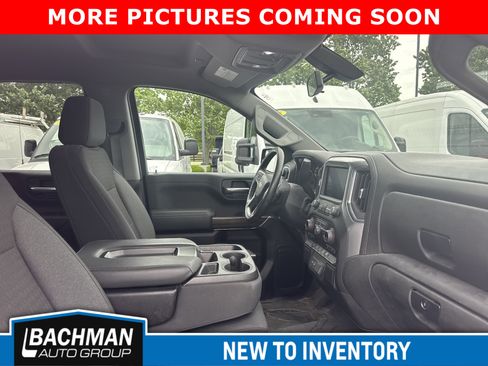 Used 2022 Chevrolet Silverado 1500 LT AWD/4WD image 4