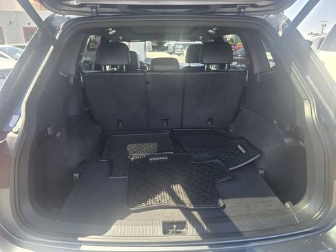 Used 2022 Volkswagen Tiguan SE R-Line AWD/4WD image 38