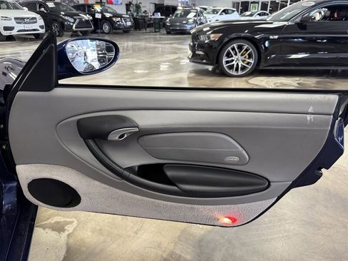 Used 2001 Porsche Boxster image 12